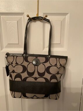 EUC Coach Black and Gray Signature Canvas Shoulder Tote